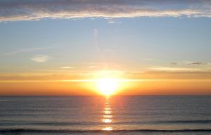 solsticio, sol, invictus, amanecer, playa, Barcelona, yule, 2013